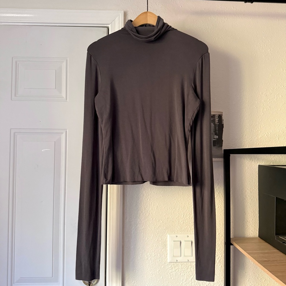 TANK AIR grey modal spandex turtleneck knit long‎ sleeve raw hem cropped top tee